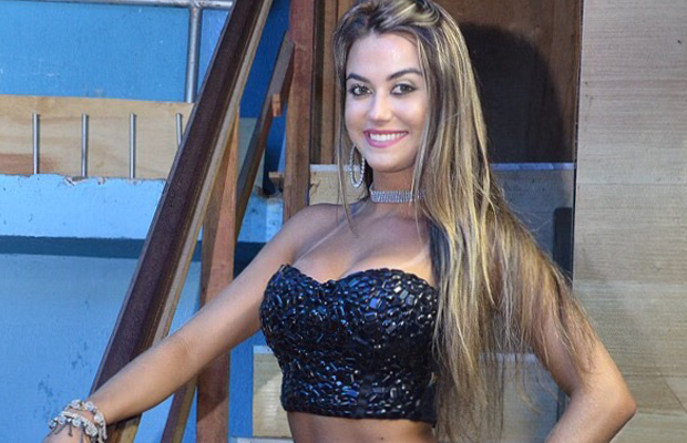 Amanda | Vencedora do Concurso Capa Mix de março | Categoria adulto